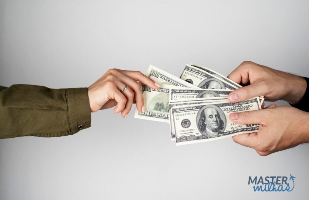 Trocar milhas por dinheiro: como funciona e quais os benefícios